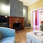 Вилла Contempora - Charming Liberty-style With Garden And Parking Near Life Милан
